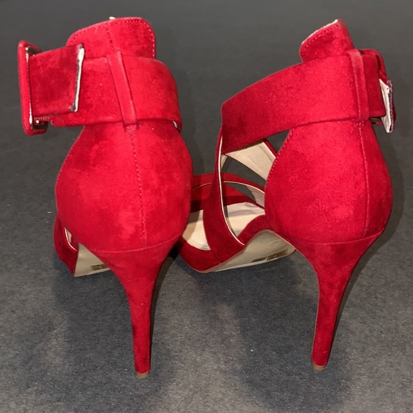 Like New Suede heels - Picture 2 of 3